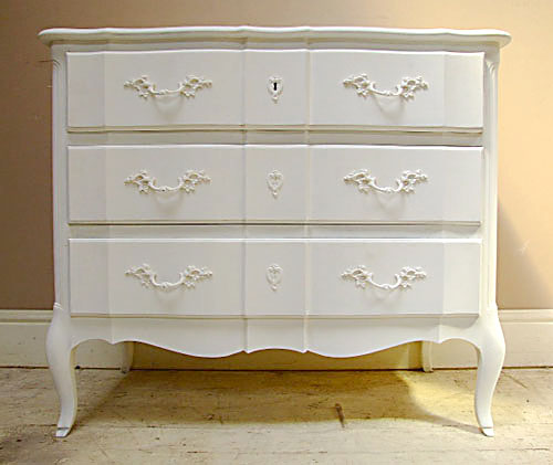 French chest of drawers